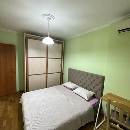 Robisa's Haven דירה טיראנה